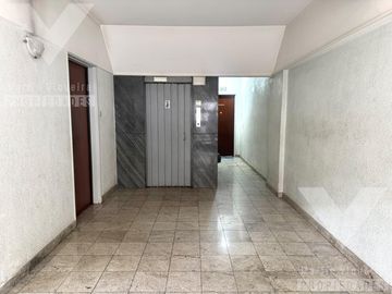Semipiso de  2 ambientes al contrafrente en Flores. Bonifacio y R. Indarte