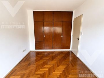 Semipiso de  2 ambientes al contrafrente en Flores. Bonifacio y R. Indarte