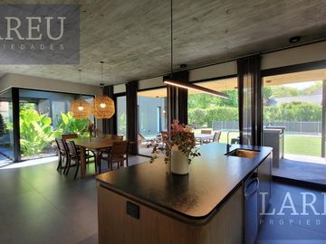 Casa en el Barrio Privado Villa Rosa, Pilar
