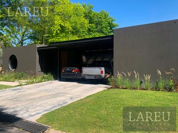 Casa en el Barrio Privado Villa Rosa, Pilar