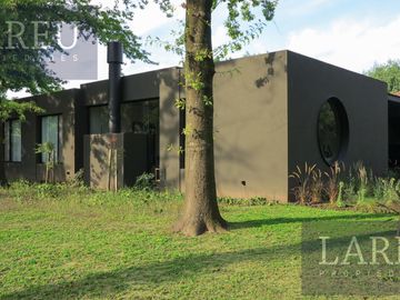 Casa en el Barrio Privado Villa Rosa, Pilar