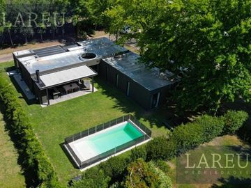 Casa en el Barrio Privado Villa Rosa, Pilar