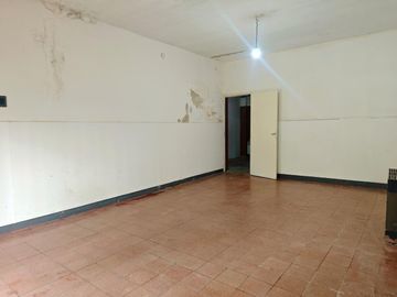 Venta casa a reciclar de 2 dormitorios con patio cerrado ,Fisherton