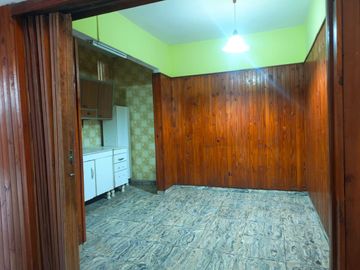 Venta casa a reciclar de 2 dormitorios con patio cerrado ,Fisherton