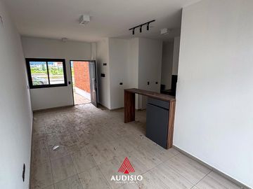 Duplex en venta - Rincones de Manantiales frente a espacio verde