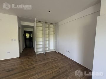 VENTA 4 AMB A ESTRENAR CON BAULERA , Liniers
