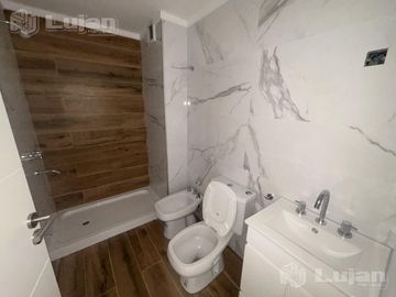 VENTA 4 AMB A ESTRENAR CON BAULERA , Liniers
