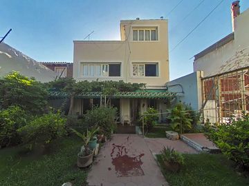 CASA DE CATEGORÍA EN VENTA 5TA SECCIÓN CUATRO DORMITORIOS CON TOUR VIRTUAL
