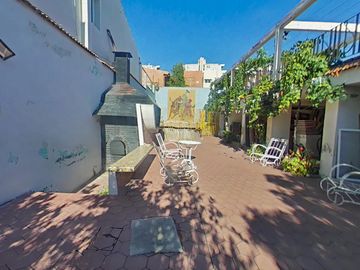 CASA DE CATEGORÍA EN VENTA 5TA SECCIÓN CUATRO DORMITORIOS CON TOUR VIRTUAL