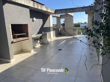 Alquiler Departamento 2 Ambientes con Balcon, Terraza Privada y Cochera - Moreno Norte
