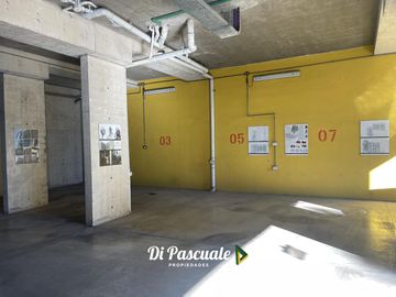 Alquiler Departamento 2 Ambientes con Balcon, Terraza Privada y Cochera - Moreno Norte