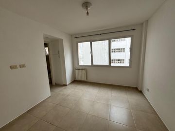 Departamento 2 con balcon a la calle en ALQUILER POR 24 MESES