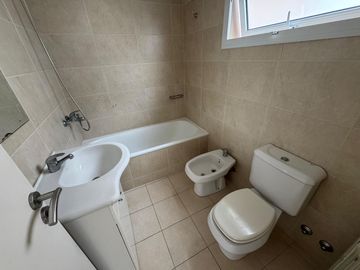 Departamento 2 con balcon a la calle en ALQUILER POR 24 MESES