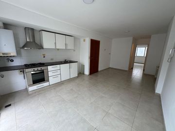 Departamento 2 con balcon a la calle en ALQUILER POR 24 MESES