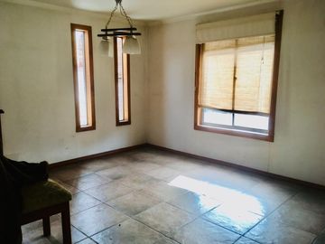 Vendo casa, centro de Quillota, gran patio.