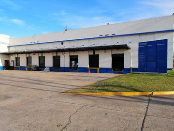Excelentes naves industrial de 10675 m2 cubiertos en Hurlingham