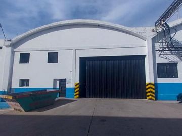 Excelentes naves industrial de 3000 m2 cubiertos en Hurlingham