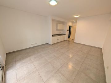 Excelente Monoambiente en Alquiler en Balvanera