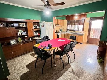 VENTA CASA CON POTENCIAL DE INVERSION - 3 DORM - VILLA AZALAIS