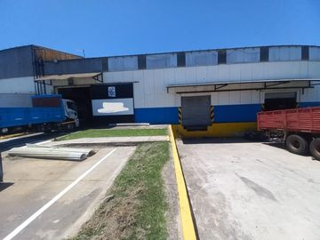 Excelentes naves industrial de 3000 m2 cubiertos en Hurlingham
