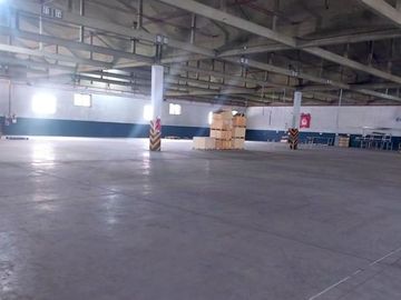 Excelentes naves industrial de 3000 m2 cubiertos en Hurlingham