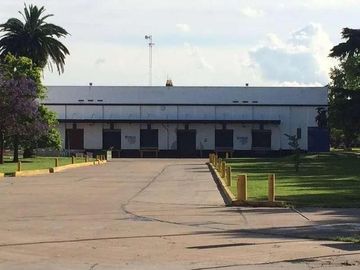Excelentes naves industrial de 3000 m2 cubiertos en Hurlingham