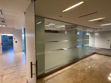 Alquiler Oficina en Emblemático DOT BUILDING - 1000Mts2. - Planta Libre - Saavedra