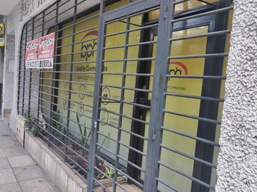 LOCAL EN ALQUILER. 122 METROS. SOTANO Y PATIO. APTO TODO RUBRO. AV. JUAN B. JUSTO 3800. PATERNAL