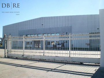 Venta Deposito  10.000 m2 cubiertos - Parque Industrial Pilar