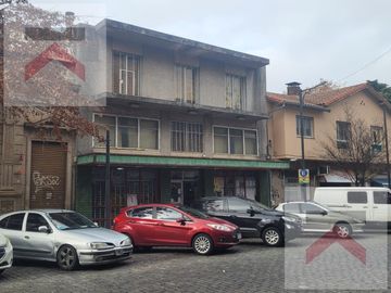 Local comercial con salida a dos calles. Ideal Supermercado