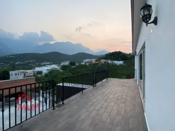 CASA EN VENTA - Bosquencinos 1er sector (Carretera Nacional), Monterrey, N.L.