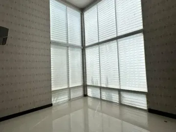 Casa en Venta en Carolco 1er Sector, Monterrey - Amplia Residencia en Fraccionamiento Privado