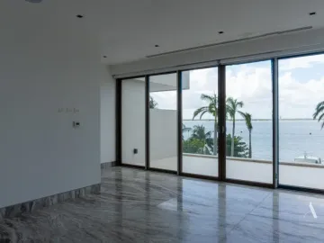 Casa con muelle en Isla Dorada