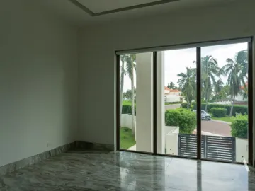 Casa con muelle en Isla Dorada