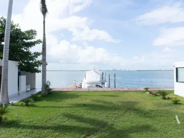 Casa con muelle en Isla Dorada