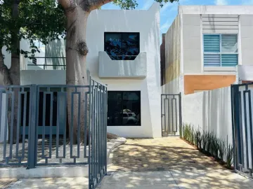 Casa - Fraccionamiento Santa Fe del Carmen