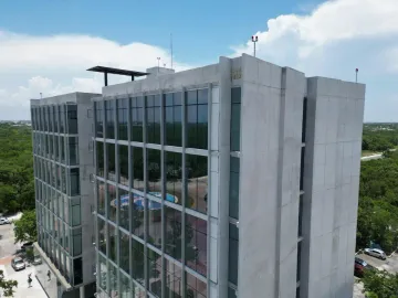 VENTA OFICINA 40M2 EQUIPADA FRENTE A STARBUCKS PLAYA DEL CARMEN PLAZA AMERICAS