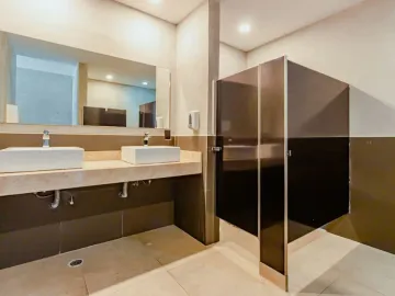 VENTA OFICINA HUMANA WORKCENTER FRENTE PLAZA AMERICAS PISO  5 PLAYA DEL CARMEN