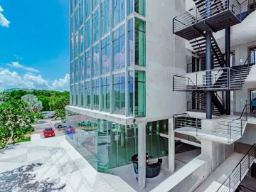 VENTA OFICINA HUMANA WORKCENTER FRENTE PLAZA AMERICAS PISO  5 PLAYA DEL CARMEN