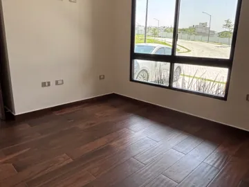 Casa Habitacional en Venta en Lomas de Angelópolis, Puebla con 4 Recámaras y Amenidades