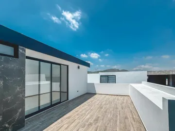CASA CON ROOF GARDEN Y SALÓN DE JUEGOS EN LOMAS DE ANGELÓPOLIS III
