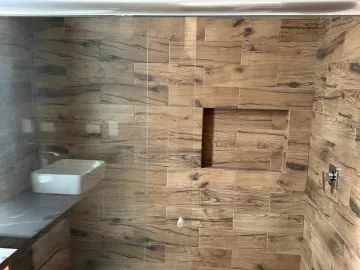 Casa en Lomas de Angelópolis III: En Venta, 3 Recámaras y Jardín