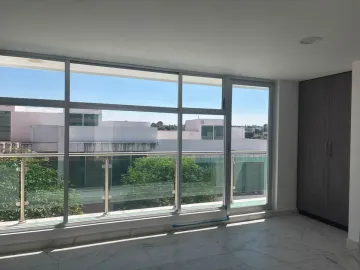 CASA EN VENTA CON RECIBIDOR A DOBLE ALTURA EN LOMAS DE ANGELÓPOLIS III