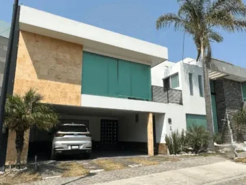Residencia en Venta en Lomas de Angelópolis | Clúster 9-9-9 Terreno: 300 m² | Co