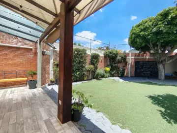 CASA EN VENTA EN MOMOXPAN CON JARDÍN, TERRAZA Y USO DE SUELO MIXTO