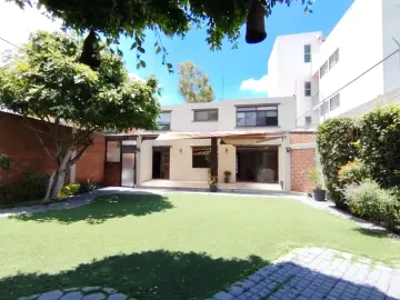 CASA EN VENTA EN MOMOXPAN CON JARDÍN, TERRAZA Y USO DE SUELO MIXTO