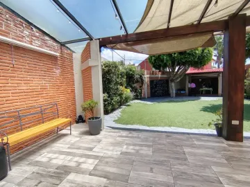 CASA EN VENTA EN MOMOXPAN CON JARDÍN, TERRAZA Y USO DE SUELO MIXTO