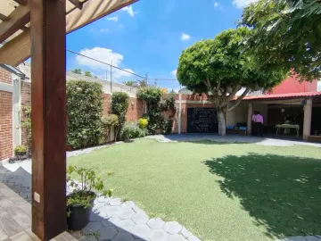 CASA EN VENTA EN MOMOXPAN CON JARDÍN, TERRAZA Y USO DE SUELO MIXTO