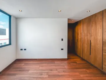 CASA EN PREVENTA CON 5 RECÁMARAS Y  ROOF GARDEN EN LOMAS DE ANGELÓPOLIS III