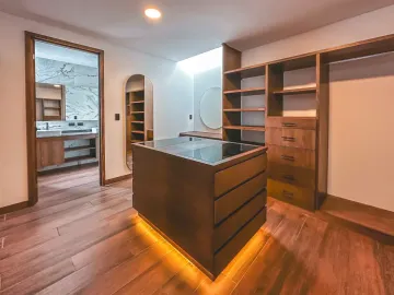 CASA EN PREVENTA EN ZONA CASCATTA, LOMAS DE ANGELÓPOLIS III